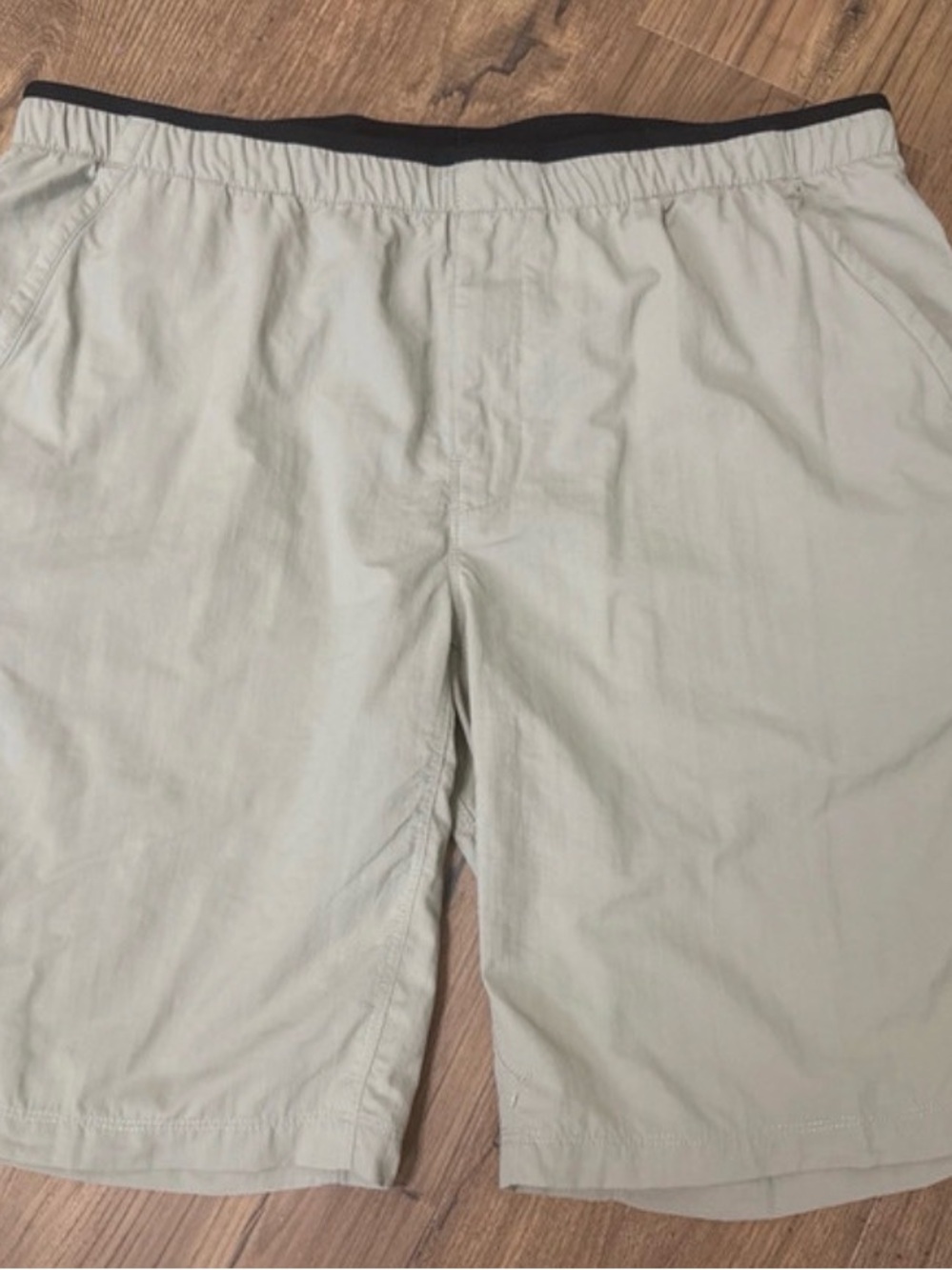Men's The North Face Lightweight Casual Shorts - Beige size XL